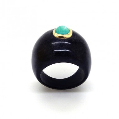 Bague en corne foncée - pierre 6 mm...