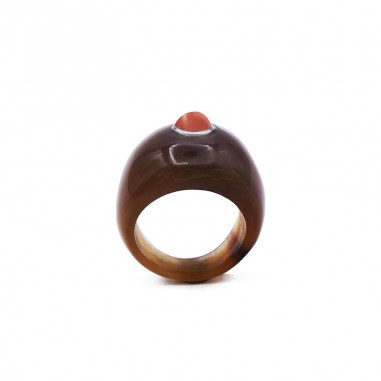 Bague en corne foncée - pierre 6 mm...