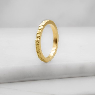 Wedding ring in 18K yellow gold...