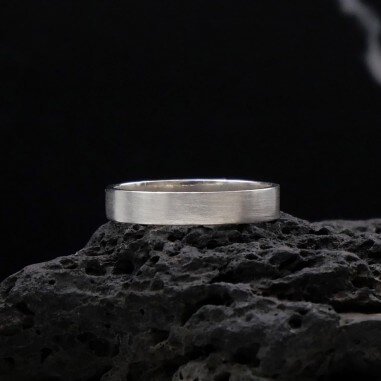 Sedna ribbon wedding ring - L