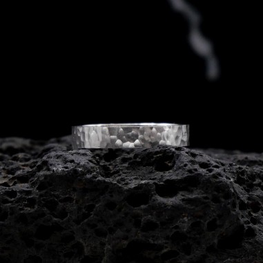 Vesta ribbon wedding ring - L