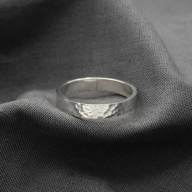 Vesta ribbon wedding ring - L