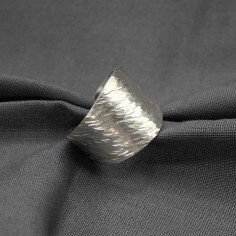 Photo de la bague créee lors de l'atelier créer sa bague texturée.