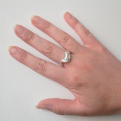 Photo sur fond blanc de la bague vague Halo vue de dessus. 2