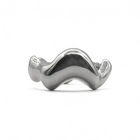 Photo sur fond blanc de la bague vague Halo vue de profil.