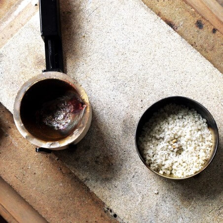 Photo des étapes de fabrication durant l'atelier créer sa bague de divorce.