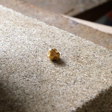 Photo de la pépite créée à partir d'une alliance lors de l'atelier créer sa bague de divorce.