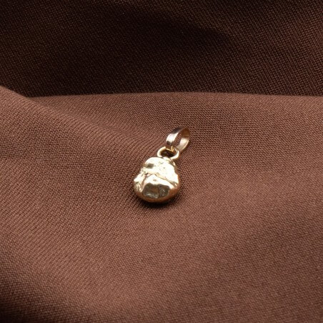 Photo du pendentif pépite créée lors de l'atelier créer sa bague de divorce.