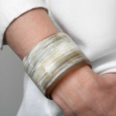 Classic wide horn cuff 2