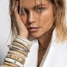 Photo sur fond blanc du jonc en corne claire 5 mm vue de dessus. 2