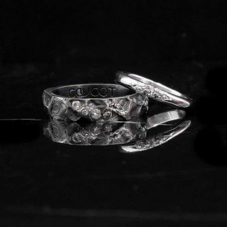 Photo des deux alliances avec diamant modèle A76.