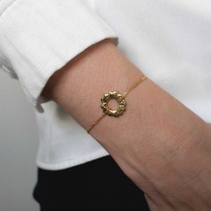 Photo sur fond blanc bracelet chaine femme Hélios vue de dessus. 2