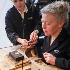 Photo de deux alliances terminées lors de l'atelier fabriquer son alliance. 2