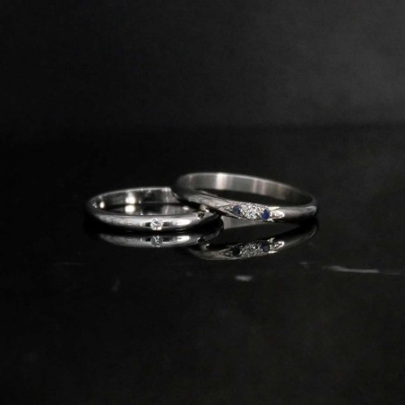 Photo de deux alliances intemporelles clients terminée lors de l'atelier fabriquer son alliance.