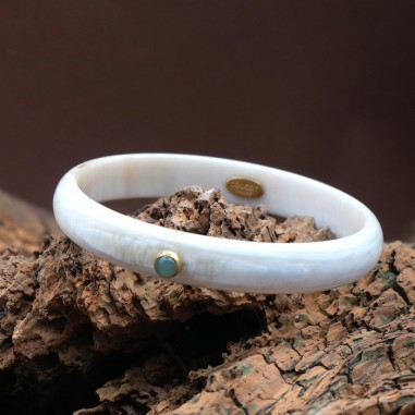 Jonc en corne claire 10mm serti...