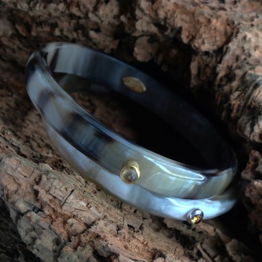 Jonc en corne foncée 10mm serti...