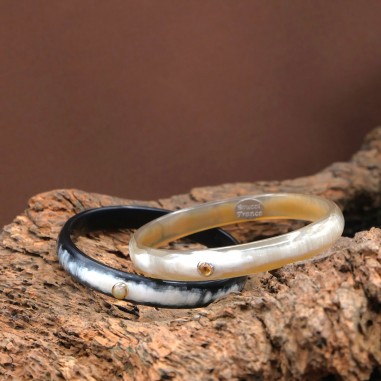 Bracelet clear horn 10mm set in...