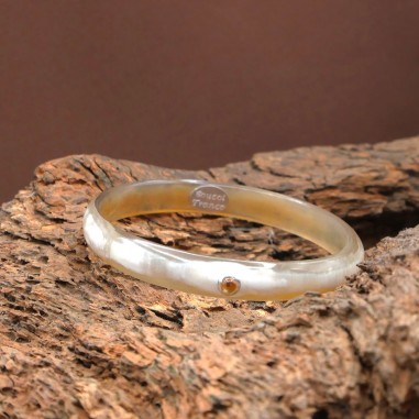 Bracelet clear horn 10mm set in...