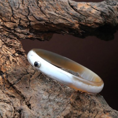 Bracelet clear horn 10mm set in...