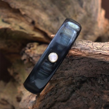 Bracelet dark horn 15mm set in gold...