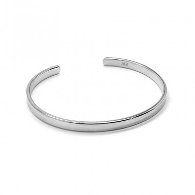 Photo sur fond blanc manchette en argent homme finition polie vue de trois quart.