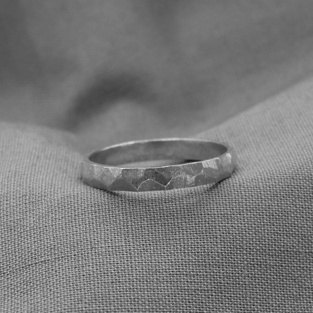 Photo mood sur tissu gris de l’alliance originale Sylva modèle M.