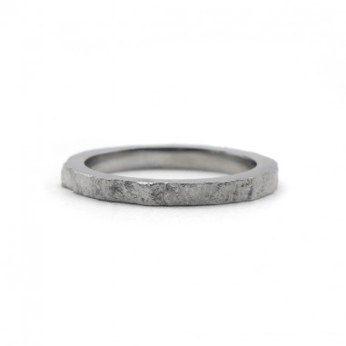 Photo sur fond blanc de l’alliance platine originale modèle Hypérion vue de devant.