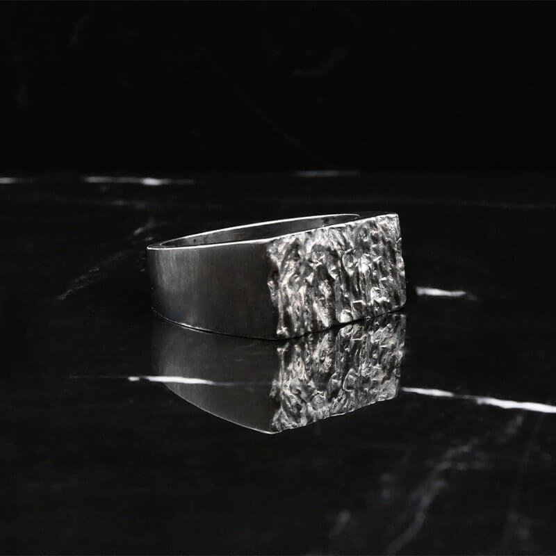 Hyper-IO-R silver signet ring